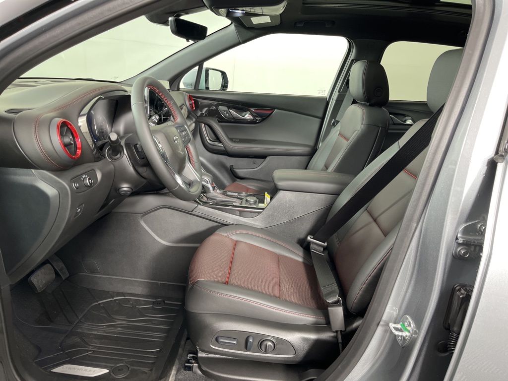 Thumbnail: 2025 Chevrolet Blazer - 24