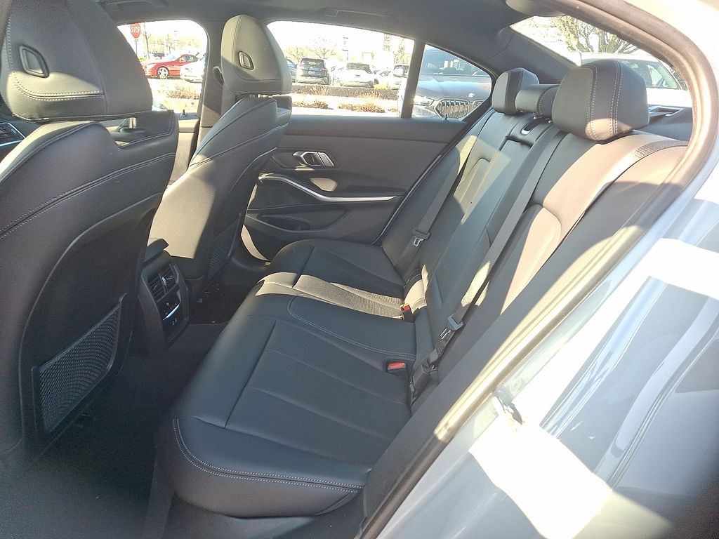 Thumbnail: 2023 BMW 3 Series - 10