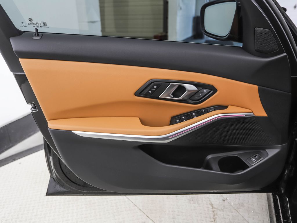 Thumbnail: 2024 BMW 3 Series - 9