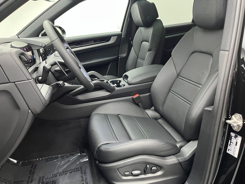 Thumbnail: 2026 Porsche Cayenne - 5