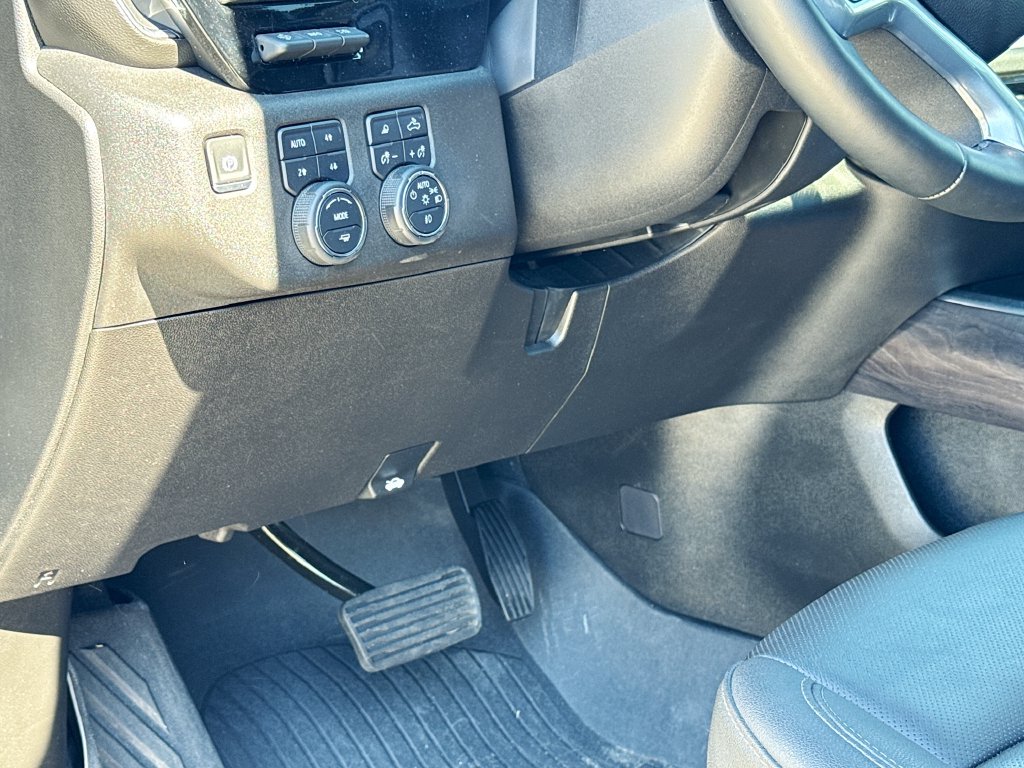2025 Chevrolet Silverado 2500HD LTZ Black - Jim Hudson Acura - Image 17