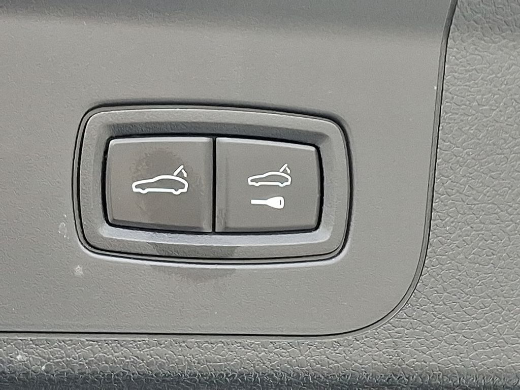 Thumbnail: 2019 Porsche Panamera - 30