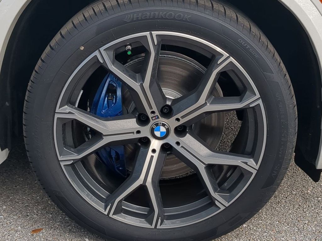New 2026 White BMW xDrive40i image 11