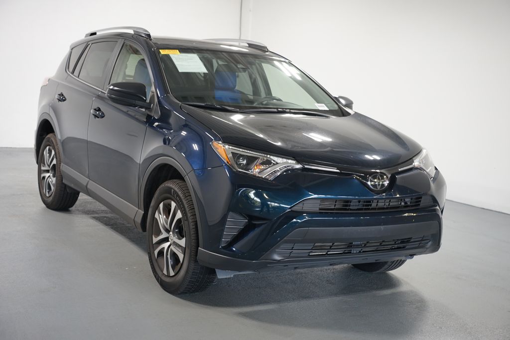 Thumbnail: 2018 Toyota RAV4 - 3