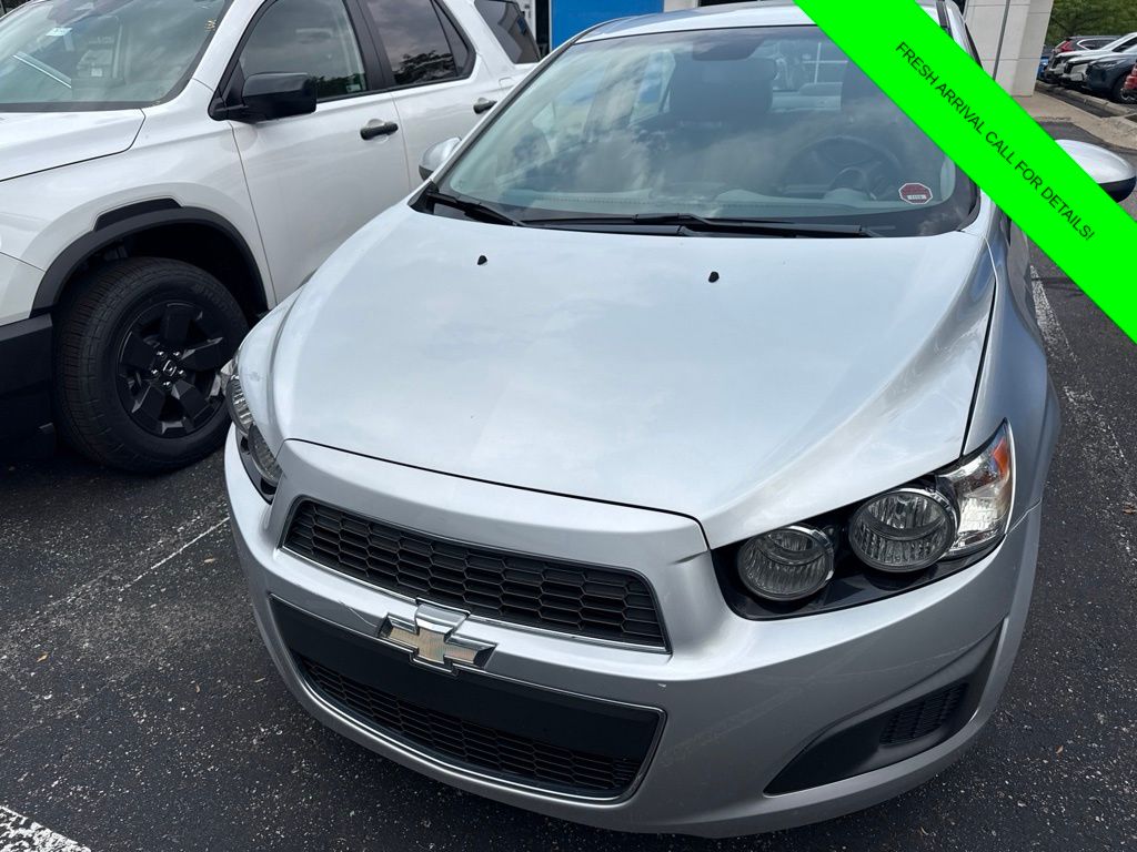 Used 2013 Silver Chevrolet LT image 2