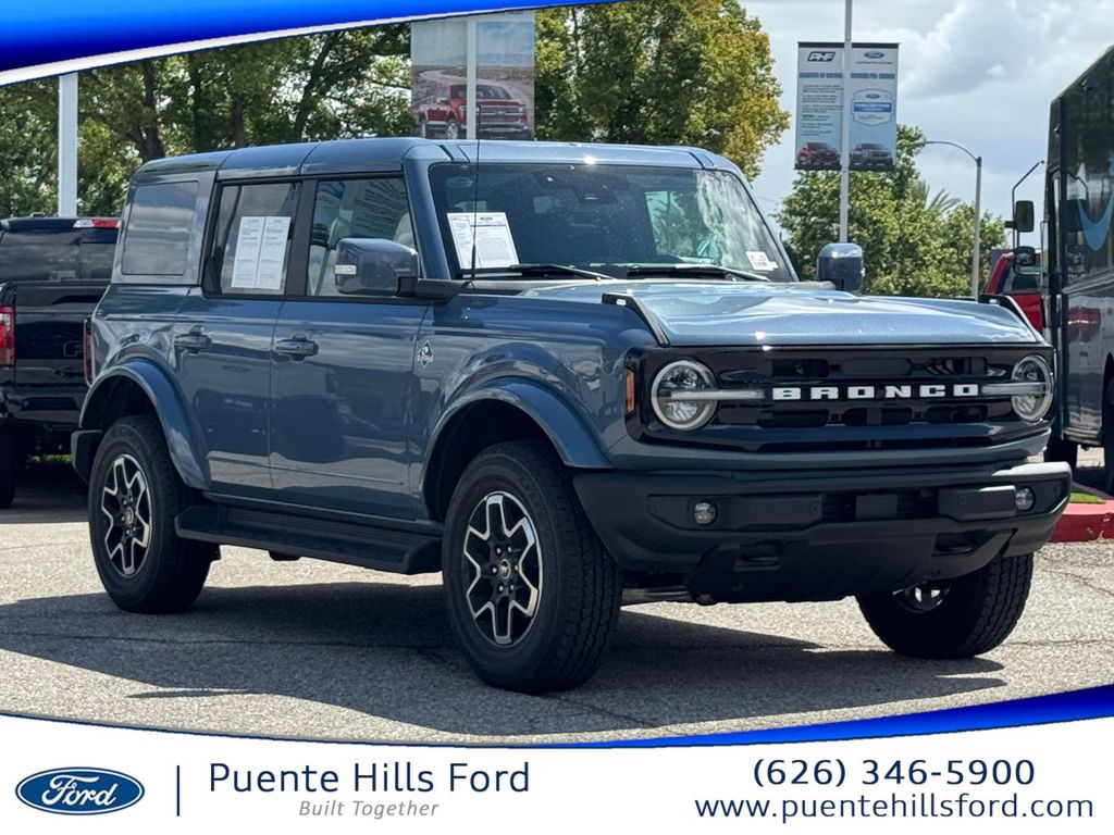 2025 Ford Bronco Outer Banks 4-Door 4WD