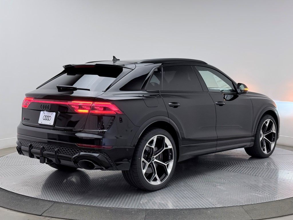 Thumbnail: 2026 Audi RS Q8 - 13