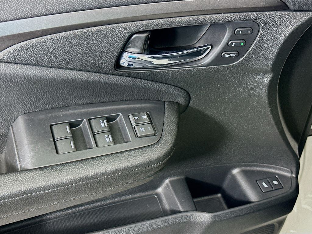Thumbnail: 2019 Honda Passport - 17