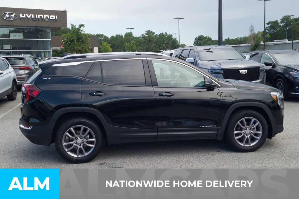 2023 Gmc Terrain SLT photo 2