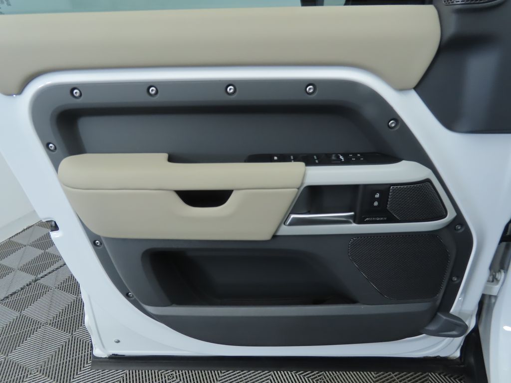 Thumbnail: 2024 Land Rover Defender - 25