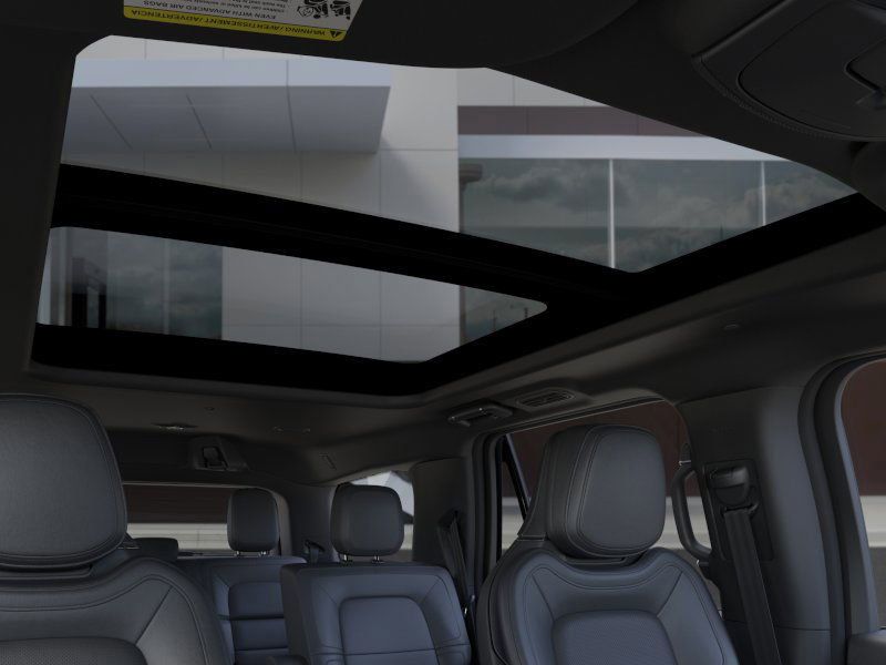 Thumbnail: 2023 Lincoln Navigator - 22