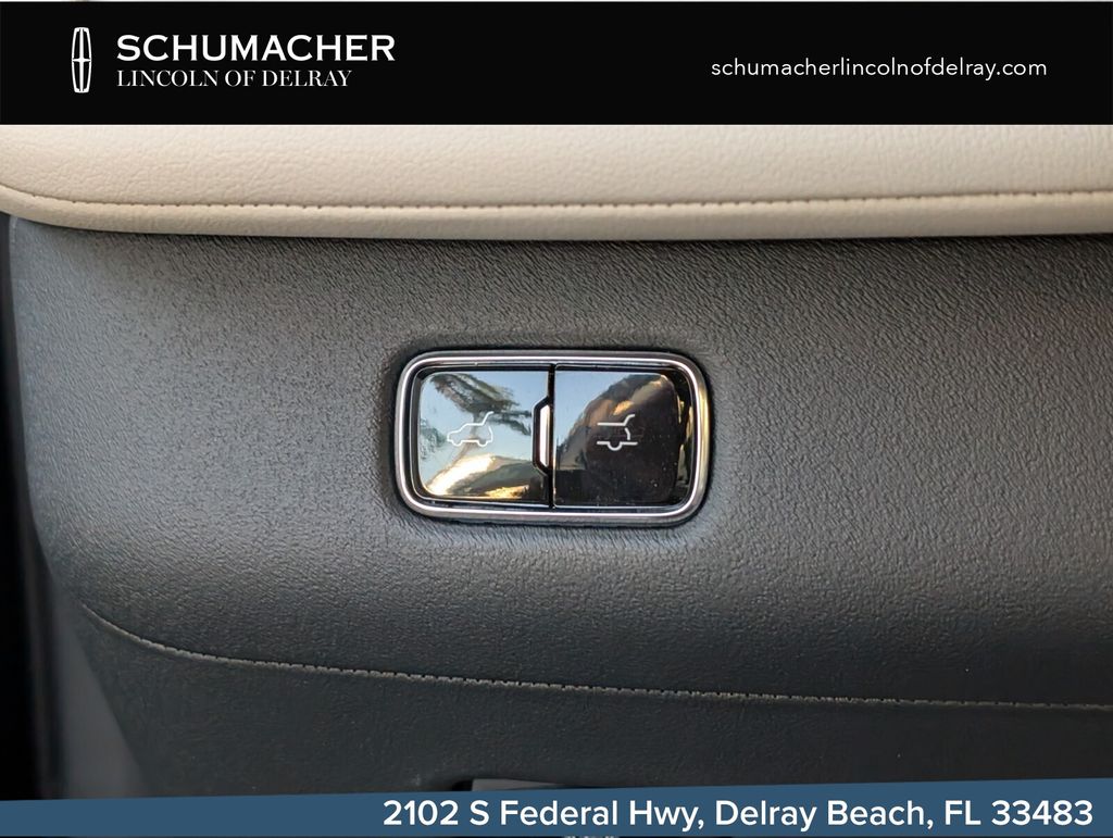 new 2026 Lincoln Navigator car, priced at $87,299