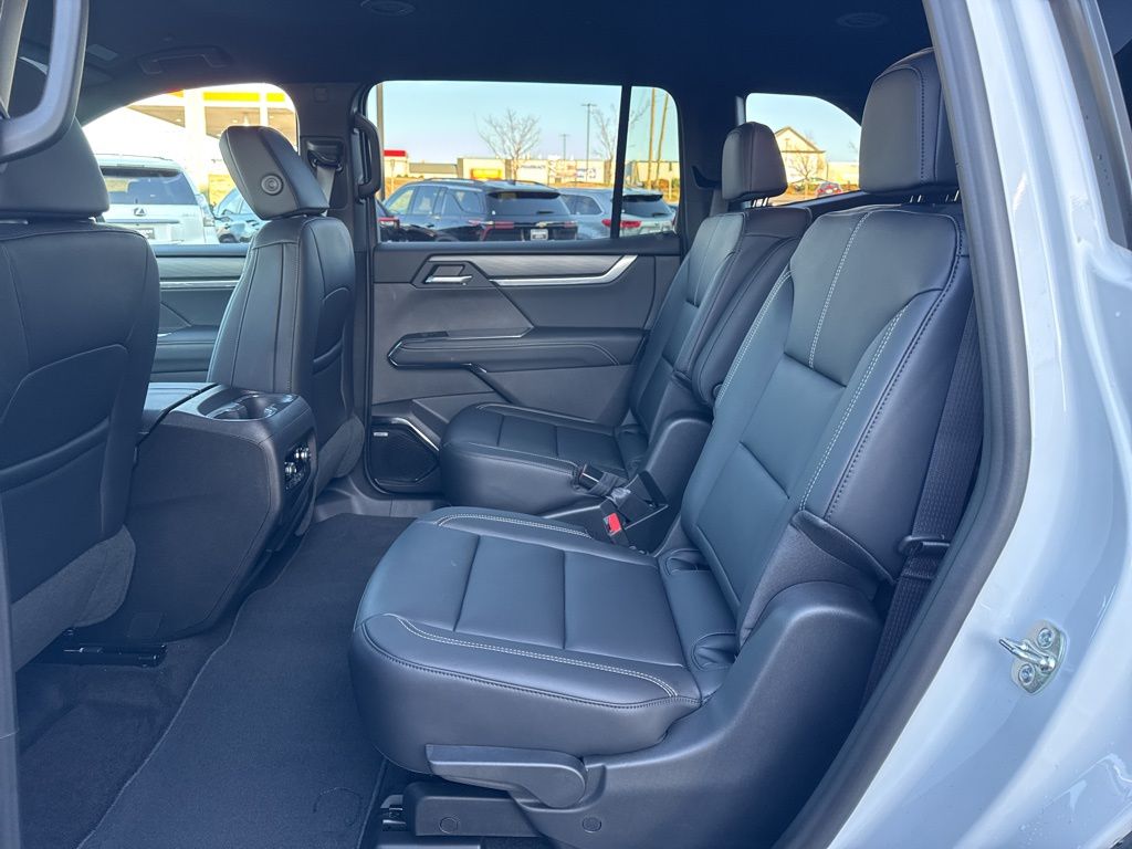 New 2026 White GMC Elevation image 22