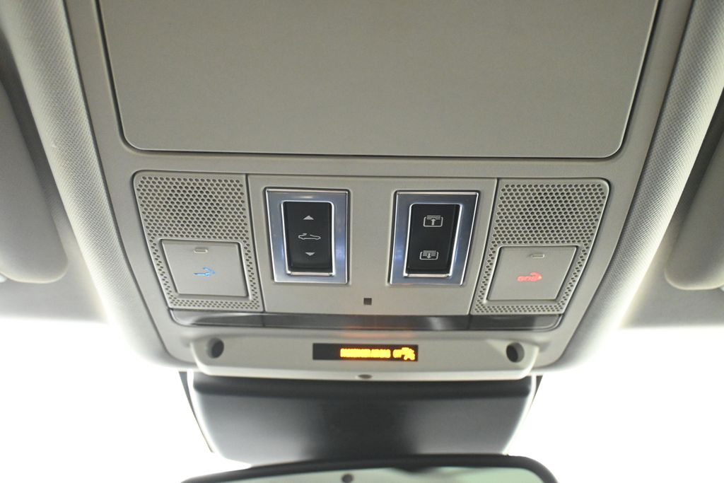 Thumbnail: 2018 Jaguar XE - 21