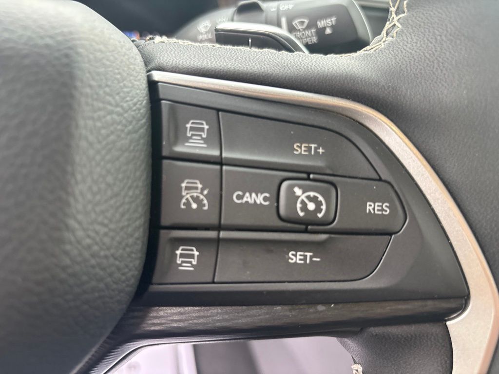 Used 2025 Jeep Grand Cherokee SUV