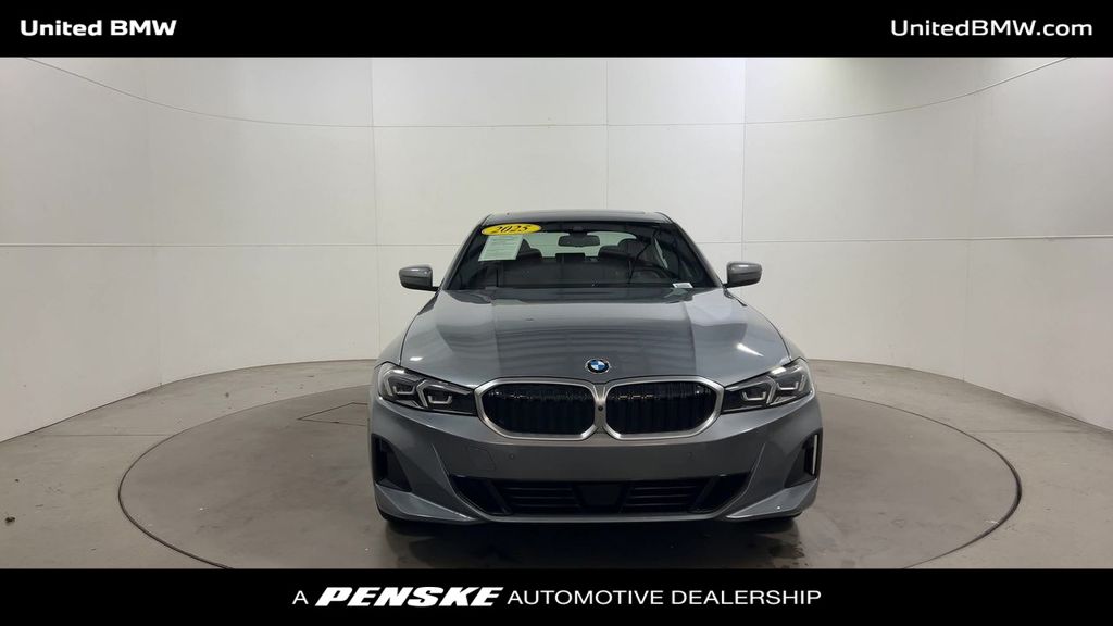 Thumbnail: 2025 BMW 3 Series - 3