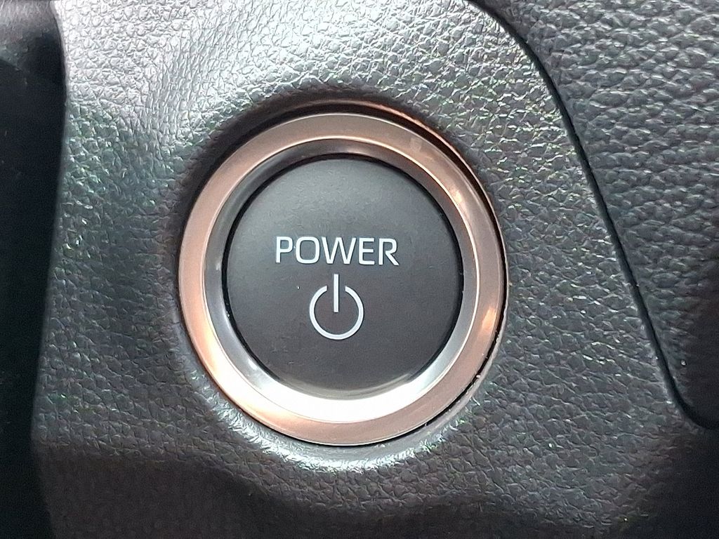 2025 Toyota RAV4 SE 23