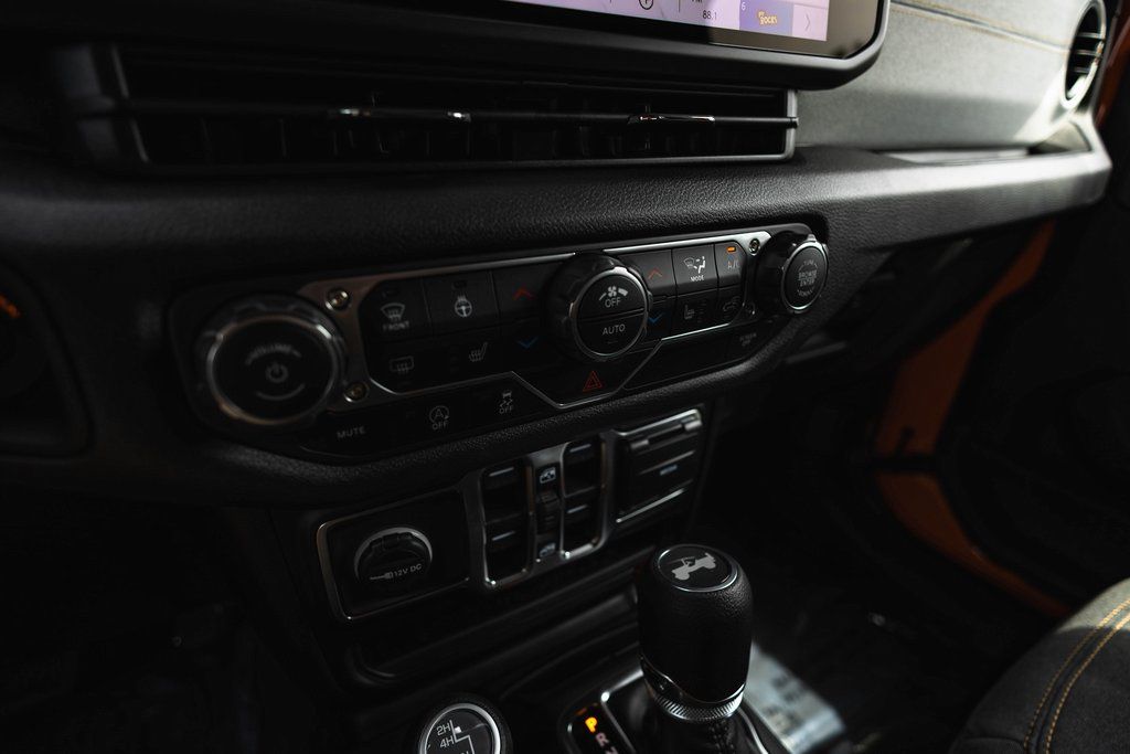 2025 Jeep Wrangler Sport S thumbnail 16