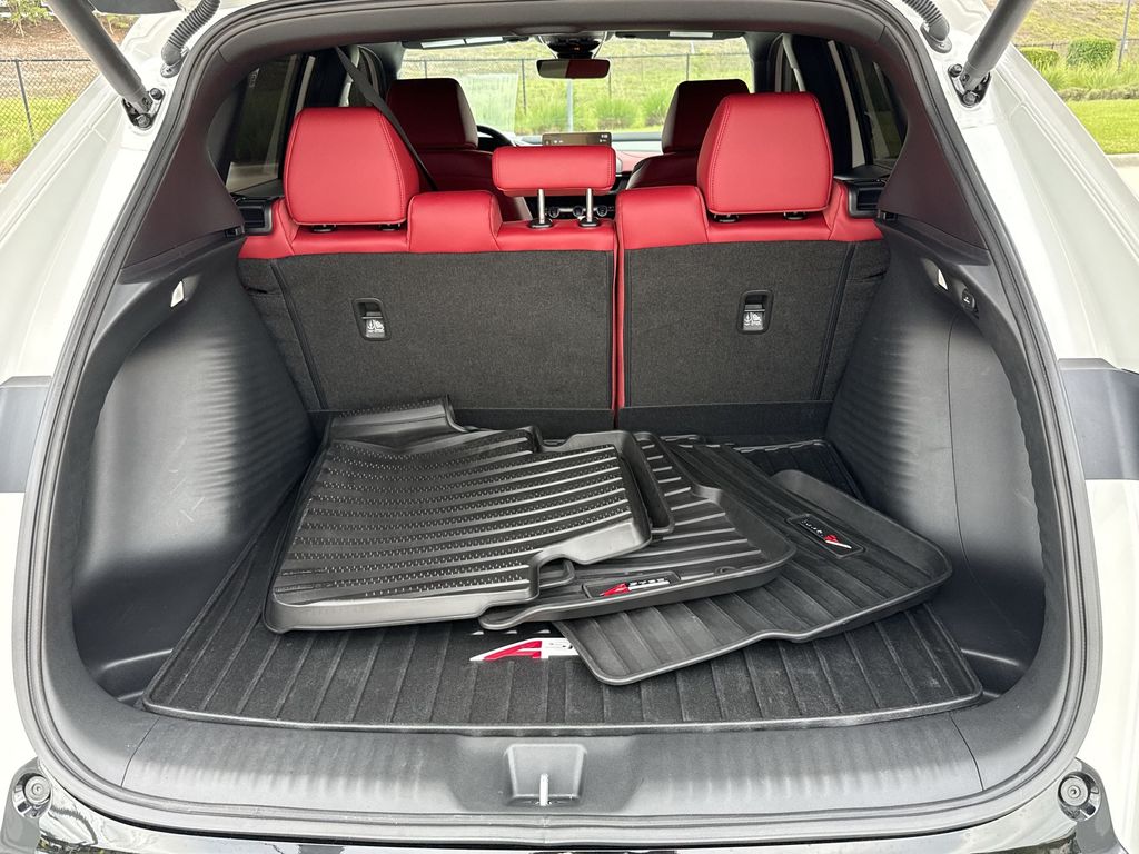 Thumbnail: 2025 Acura ADX - 13