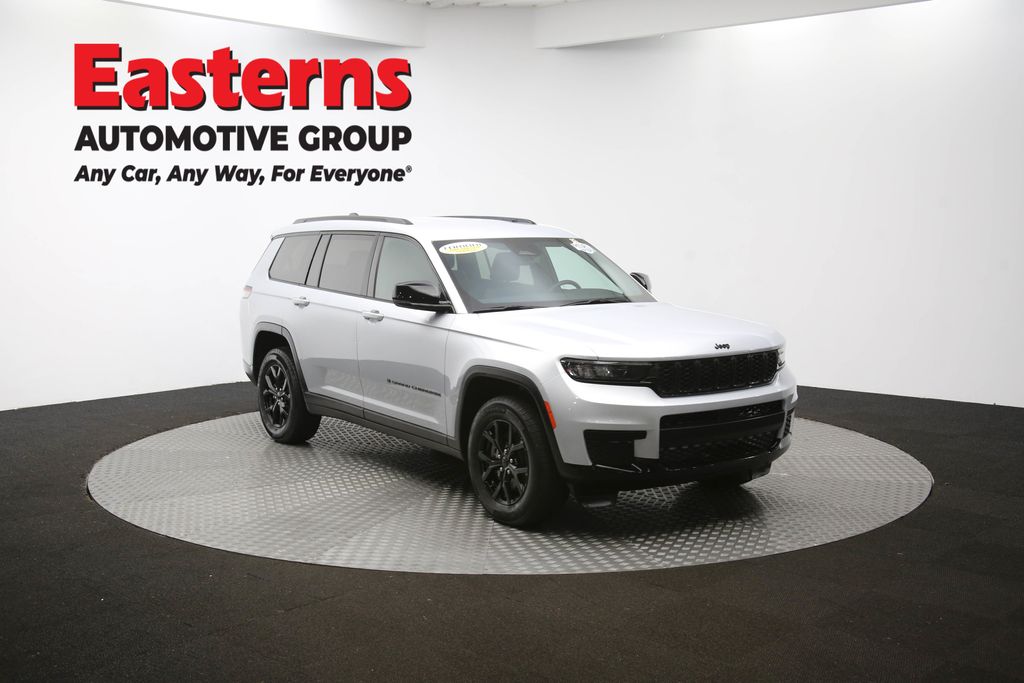 Used 2024 Silver Jeep Altitude image 49