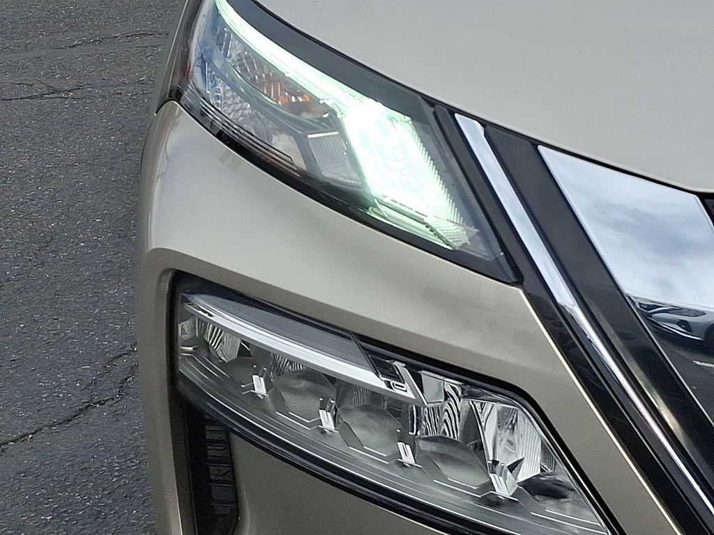 Thumbnail: 2022 Nissan Rogue - 9