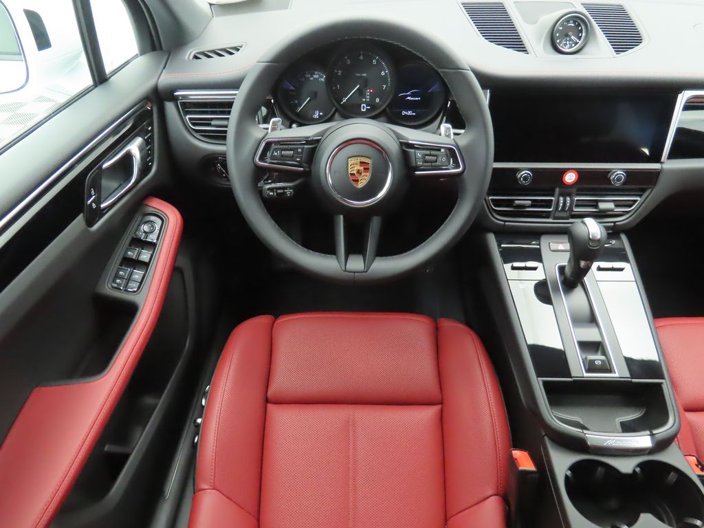 Thumbnail: 2024 Porsche Macan - 13