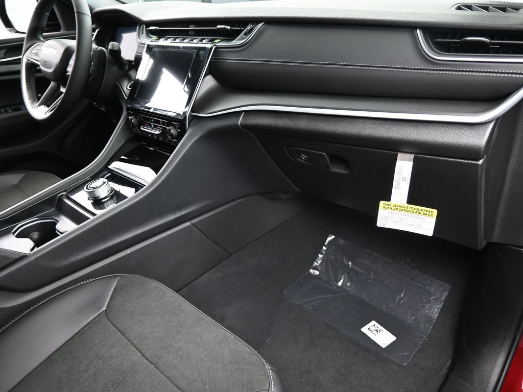 New 2025 Velvet Red Pearlcoat Jeep Altitude X image 38