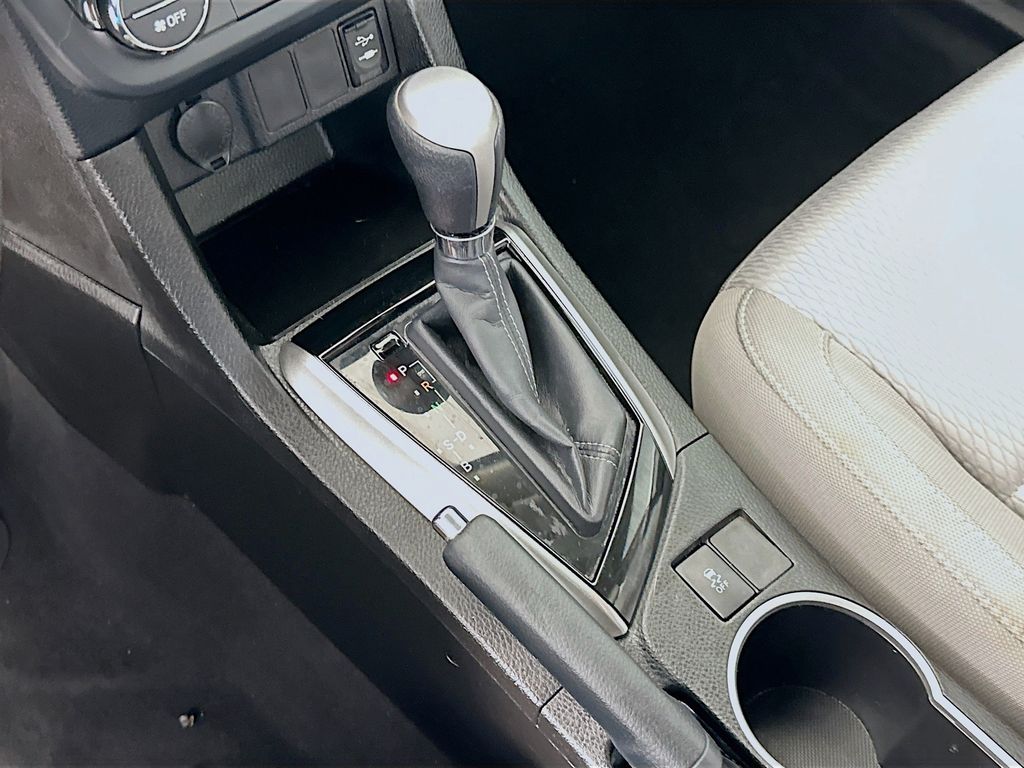 Thumbnail: 2016 Toyota Corolla - 16