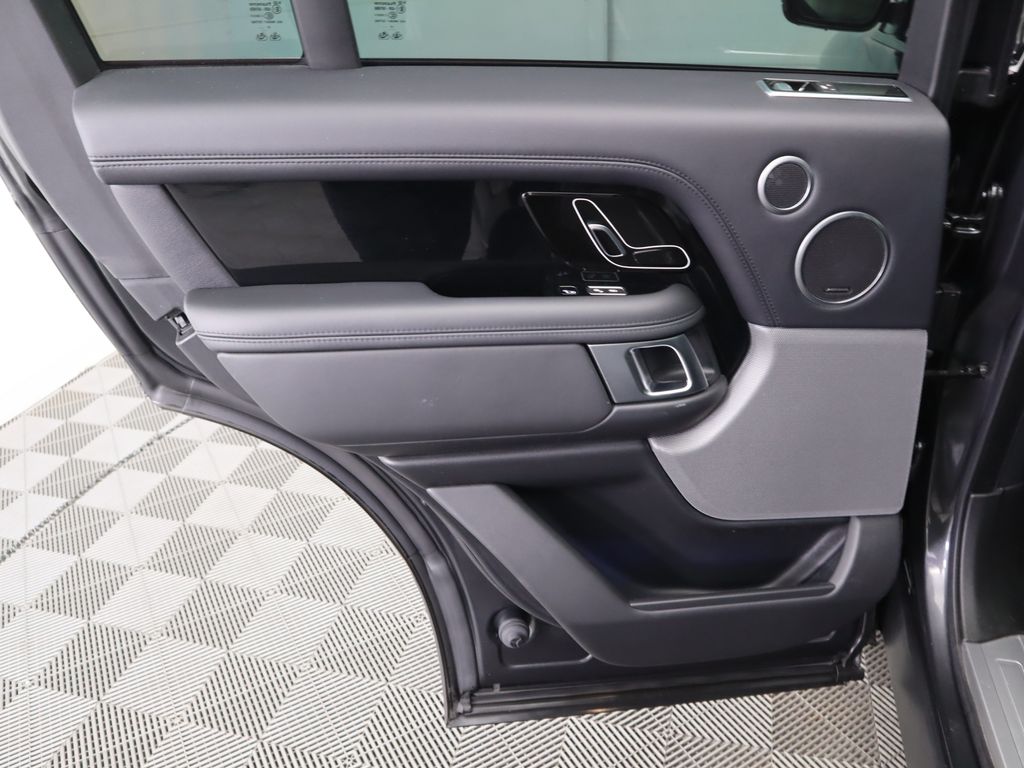 Thumbnail: 2018 Land Rover Range Rover - 26