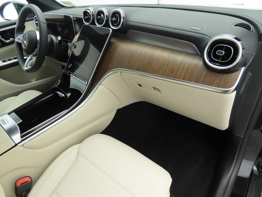 2024 Mercedes-Benz GLC 300 17