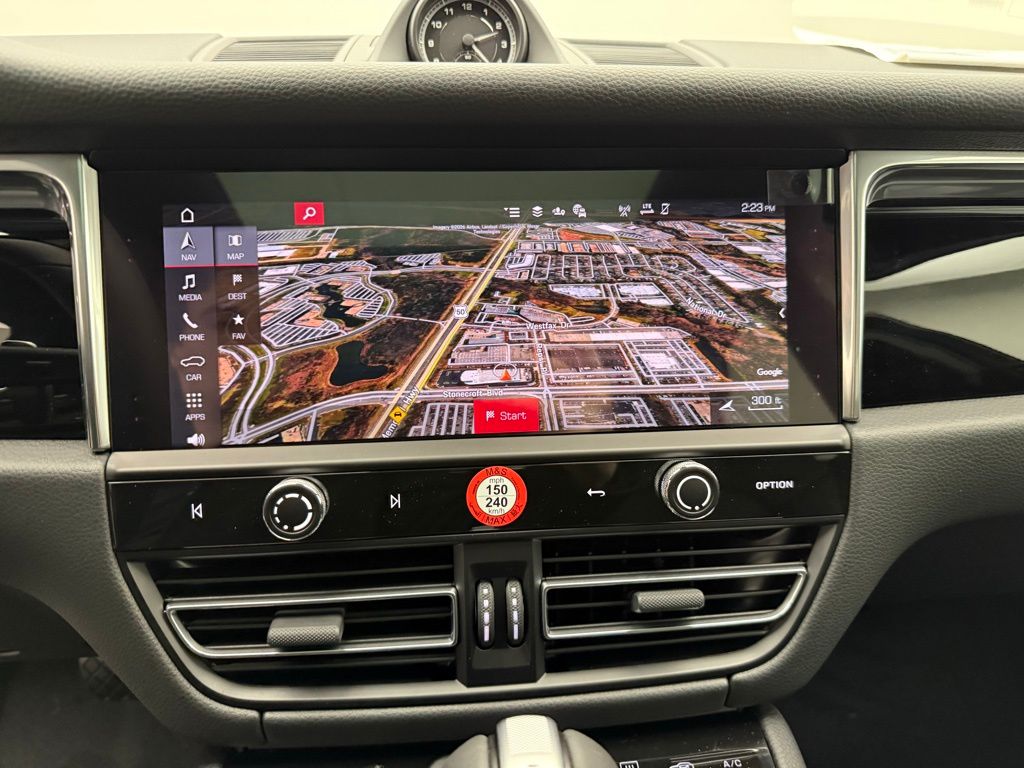 Thumbnail: 2026 Porsche Macan - 16