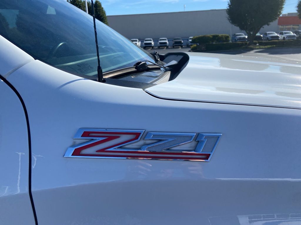 Thumbnail: 2022 Chevrolet Silverado 1500 - 10