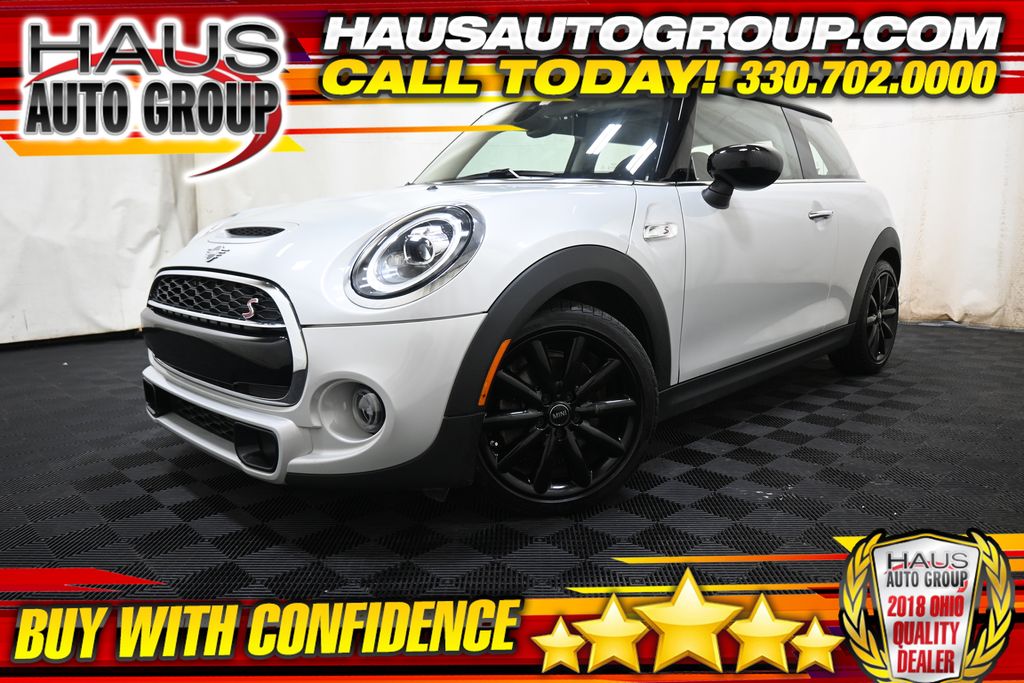 White Silver Metallic 2021 MINI Cooper Hatchback 7-Speed Automatic