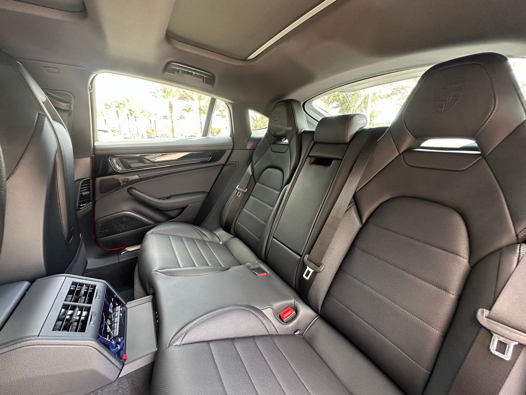 Thumbnail: 2025 Porsche Panamera - 28