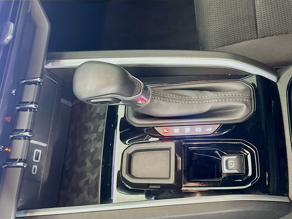 Thumbnail: 2024 Chevrolet Colorado - 17