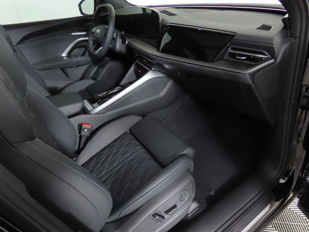 2025 Audi SQ5 Premium 17