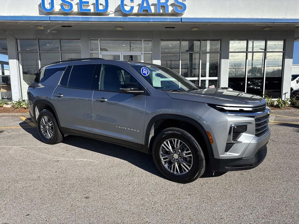 2025 Chevrolet Traverse LT FWD