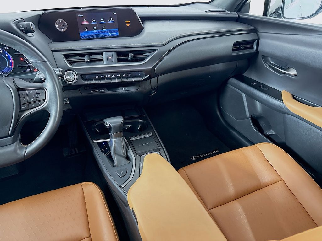 Thumbnail: 2020 Lexus UX - 22