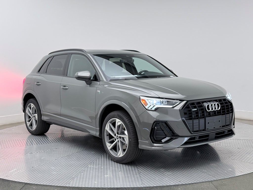 Thumbnail: 2025 Audi Q3 - 4
