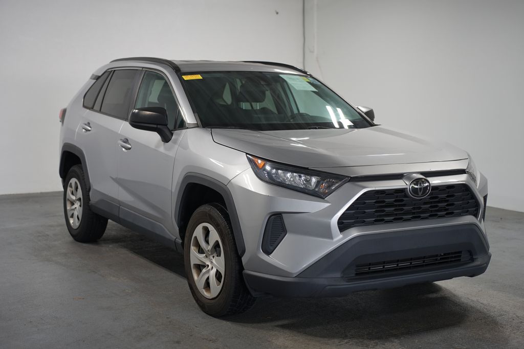 2021 Toyota RAV4 LE 3