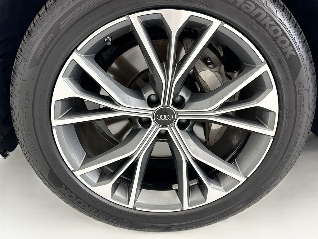 Thumbnail: 2023 Audi Q8 - 29