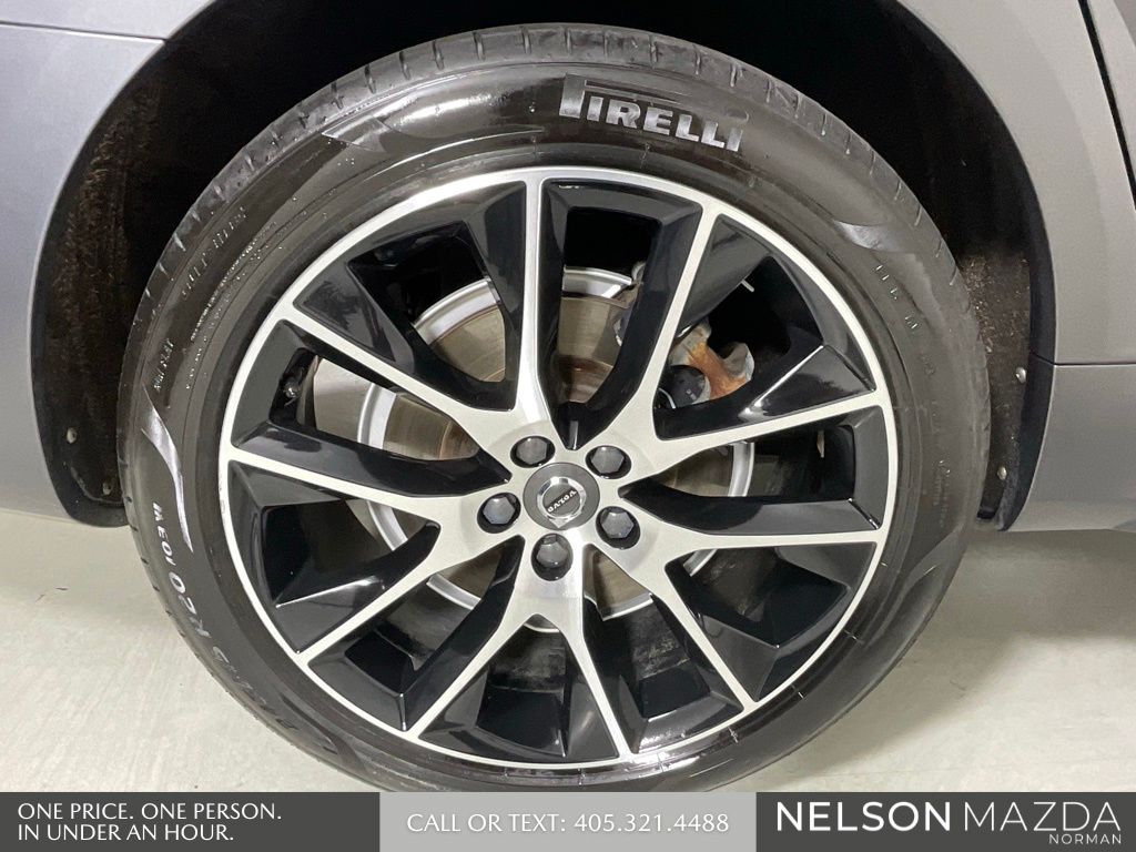 Used 2018 Black Volvo T6 AWD image 10