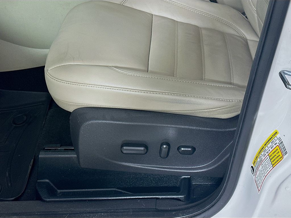Used 2017 White Ford SE image 24