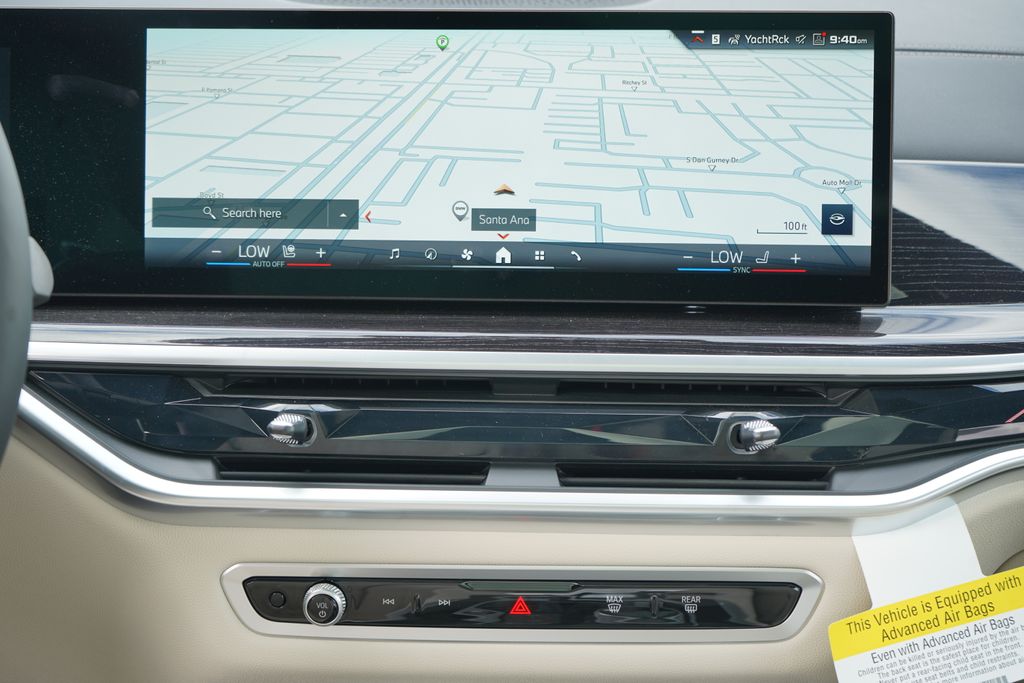 Thumbnail: 2026 BMW X7 - 15