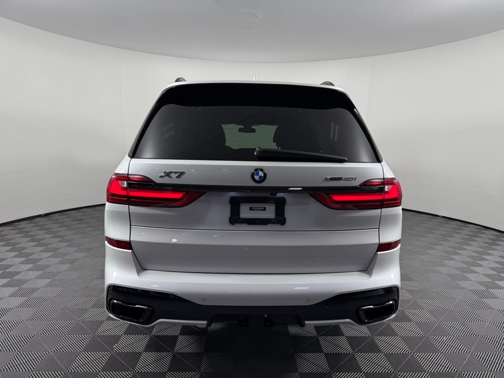 Thumbnail: 2022 BMW X7 - 6