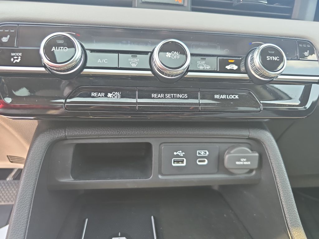 Used 2025 Honda Pilot SUV