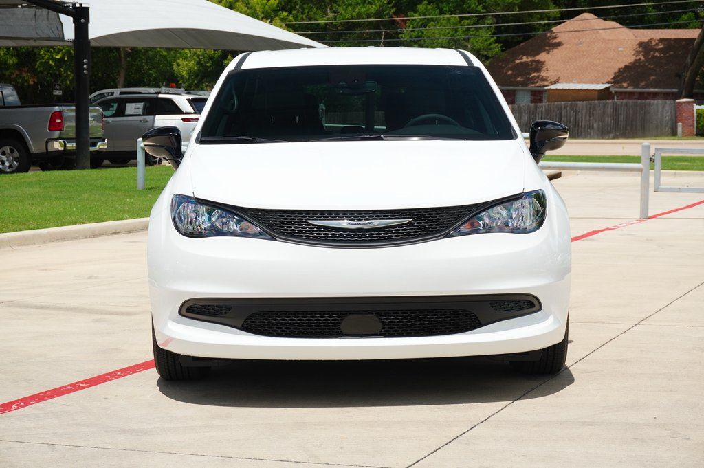 New Car 2025 Chrysler Voyager  Lx For Sale Under $40,000 In Weatherford, Texas