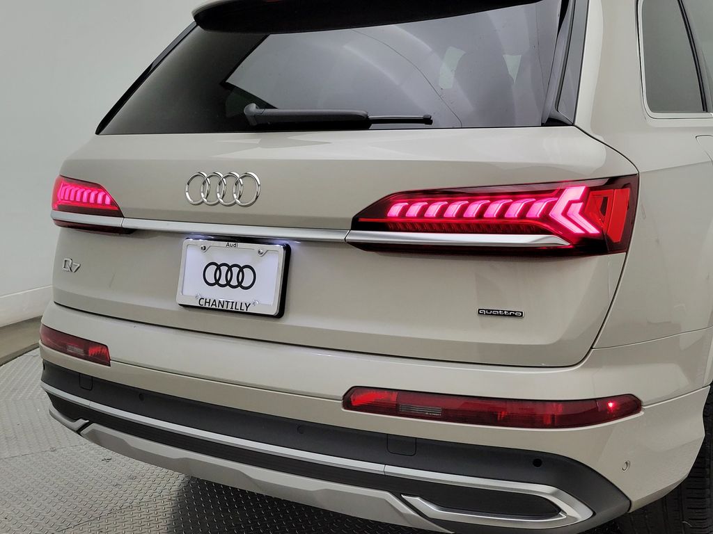 Thumbnail: 2023 Audi Q7 - 7