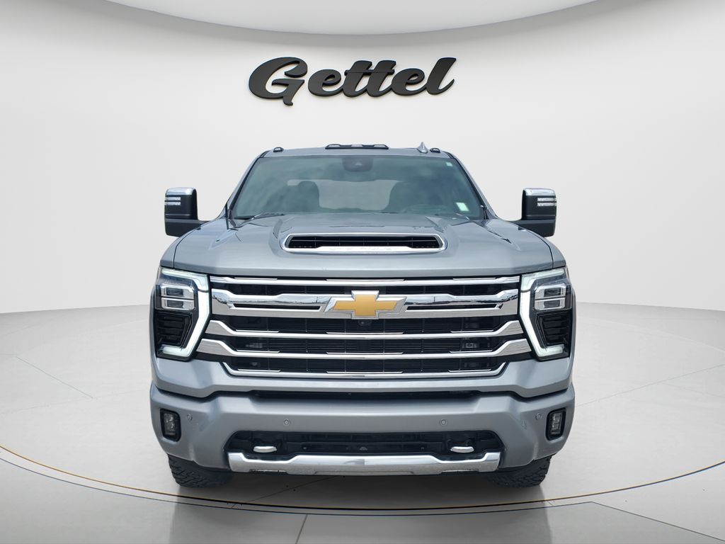Used 2024 Gray Chevrolet High Country image 2