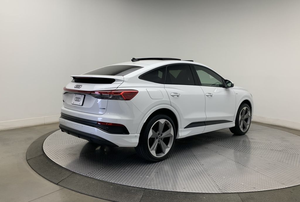 2024 Audi Q4 e-tron  8